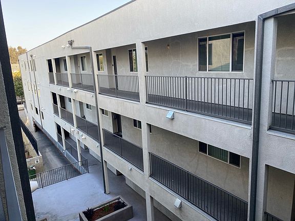 3rd image of 8715 Tobias Ave APT 309