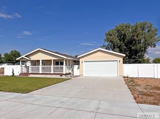 960 Cottage Ln, Blackfoot, ID 83221