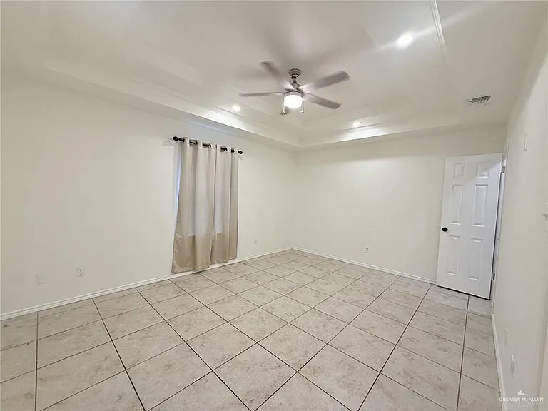 2400 E Brazil St — Photo 11