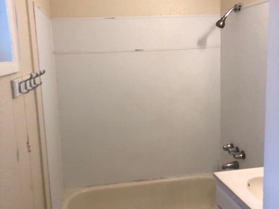 1st image of 5172 Imperial Ave