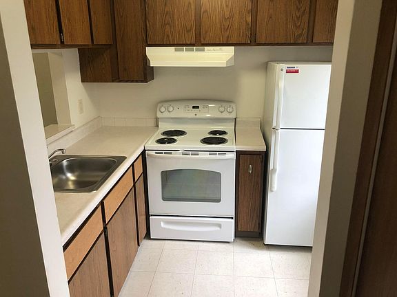 3rd image of 2479 2nd St