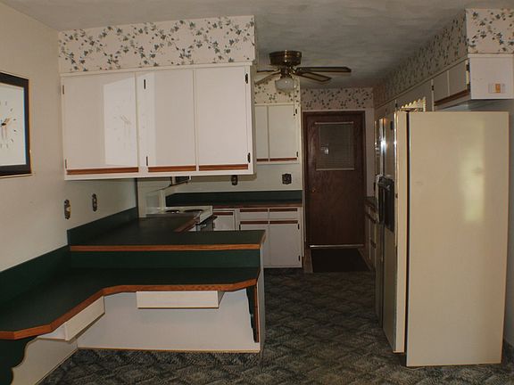 3rd image of 1902 Spencer Ct