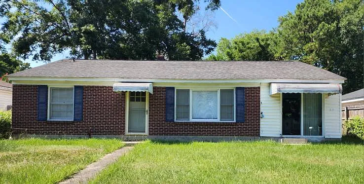 1518 Greenbay Dr - 1 — Photo 3