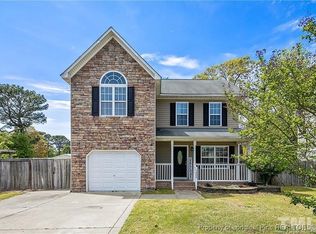 1600 Silver Ridge Ct, Fayetteville, NC 28304