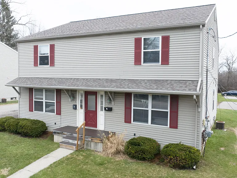 915 & 925 Burcham Dr — Photo 4