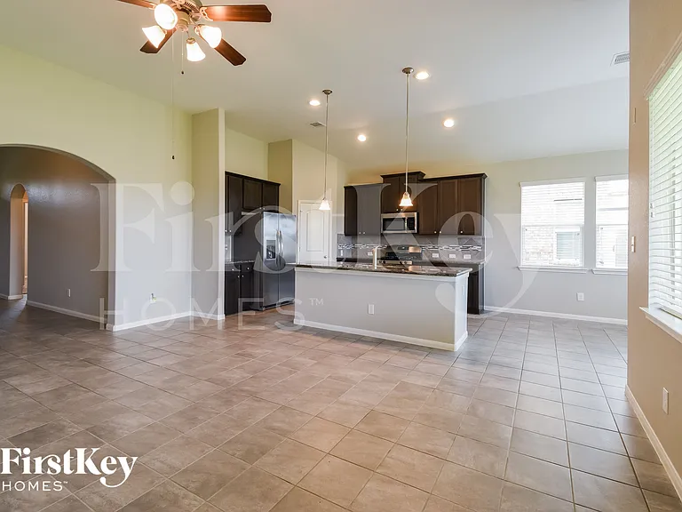 8423 Montego Bay Dr — Photo 3
