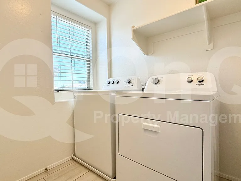 156 N 56th Pl — Photo 22