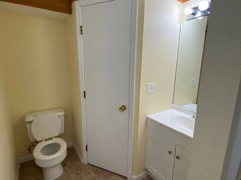 1603 W Koch St — Photo 22