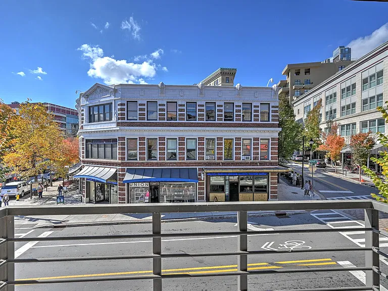 21 Haywood St #2B — Photo 20