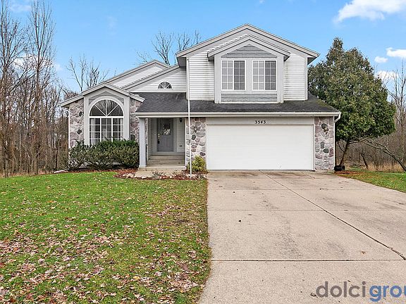 2nd image of 3543 Brook Trl SE