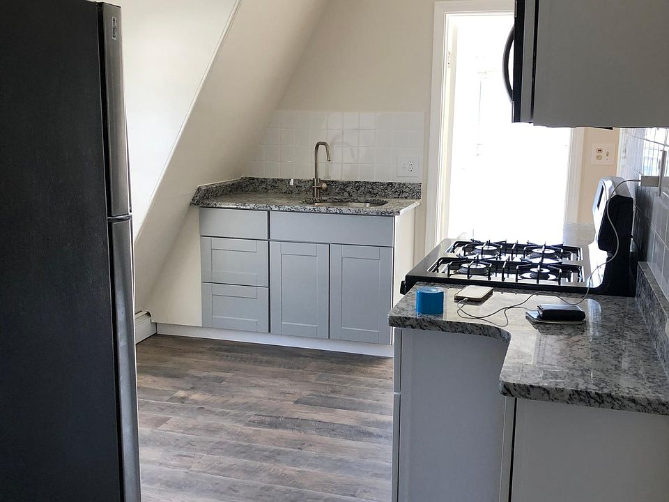 Cozy, brand new kitchen ready just for you!