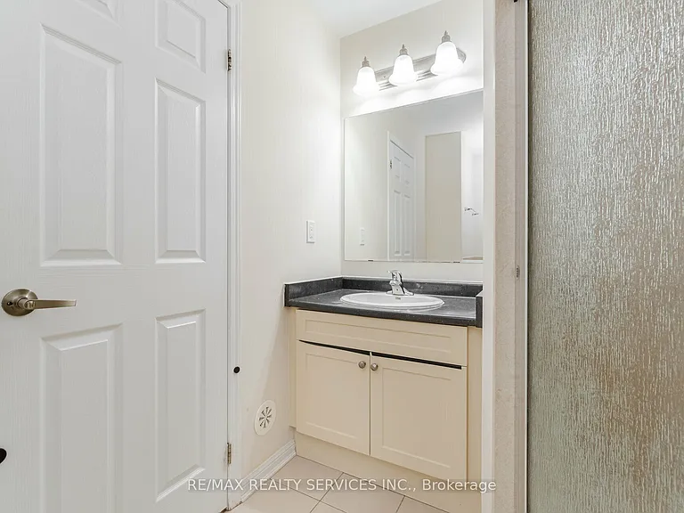 4 Colonel Frank Ching Cres — Photo 20