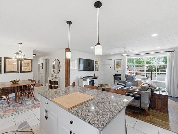 5th image of 303 Bonnacroft Dr