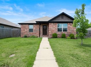 702 SW Willowpoint Rd, Bentonville, AR 72712