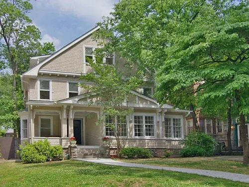 945 Piedmont Ave NE Photo 1