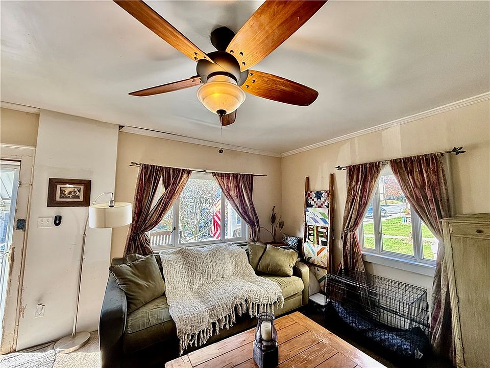 7th image of 223 N Elm St