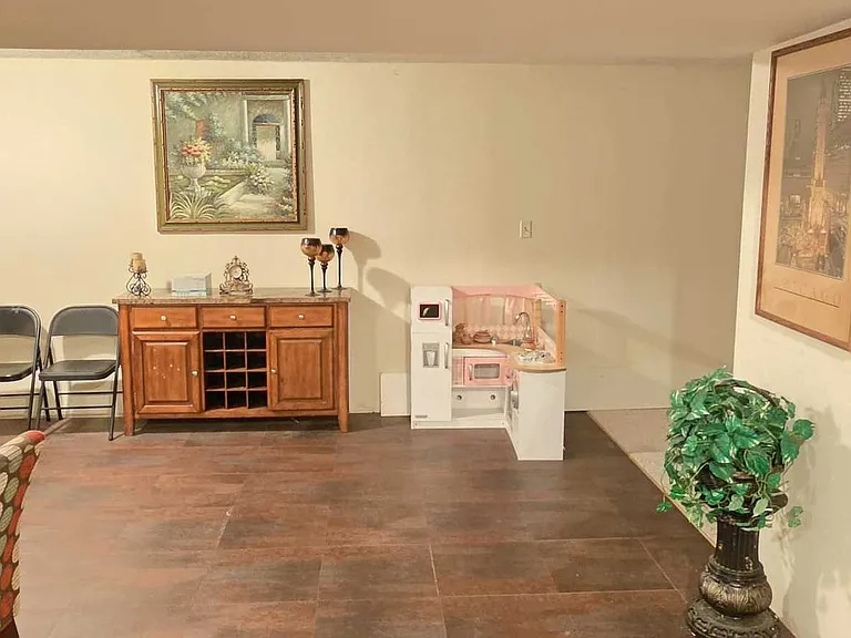2416 Boxwood Ln — Photo 32