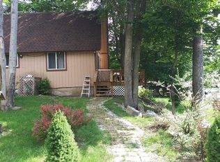 9880 Breezeway Ter, Tobyhanna, PA
