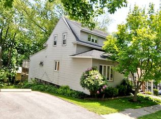 12 Gordon St, Worcester, MA 01604