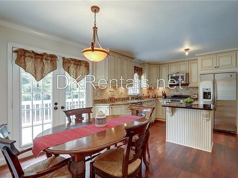 4492 Coventry Way NE — Photo 8