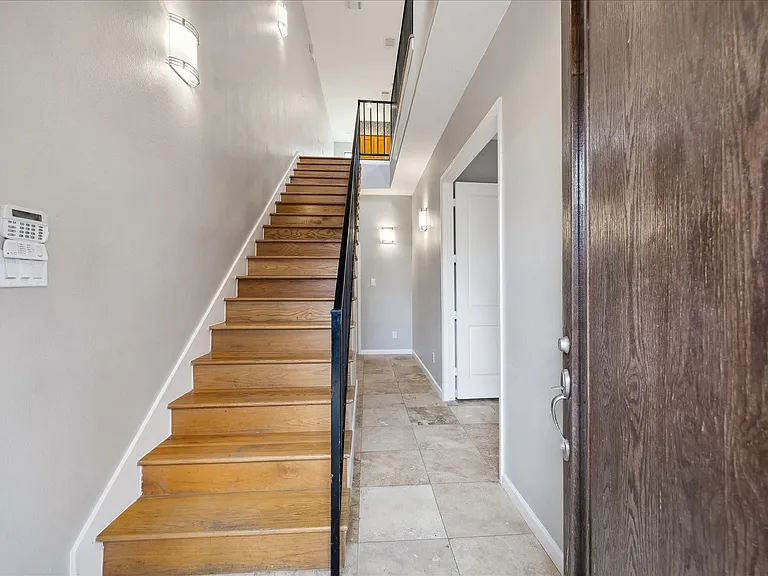 802 Waverly St #D — Photo 13