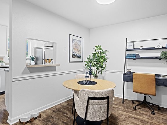 Dining Space at 2000 Lake Washington Apartments in Renton, WA 98056