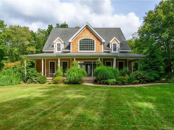 132 Currituck Road, Newtown, CT 06470