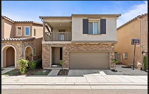6135 E Bishop Ln Photo 1