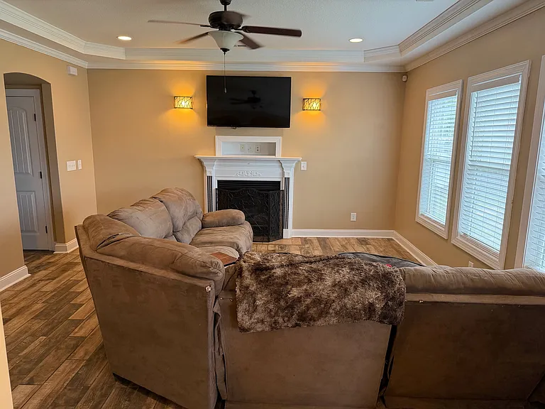 124 Landover Dr — Photo 6