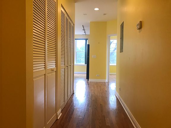 2nd image of 7554 N California Ave Unit 205