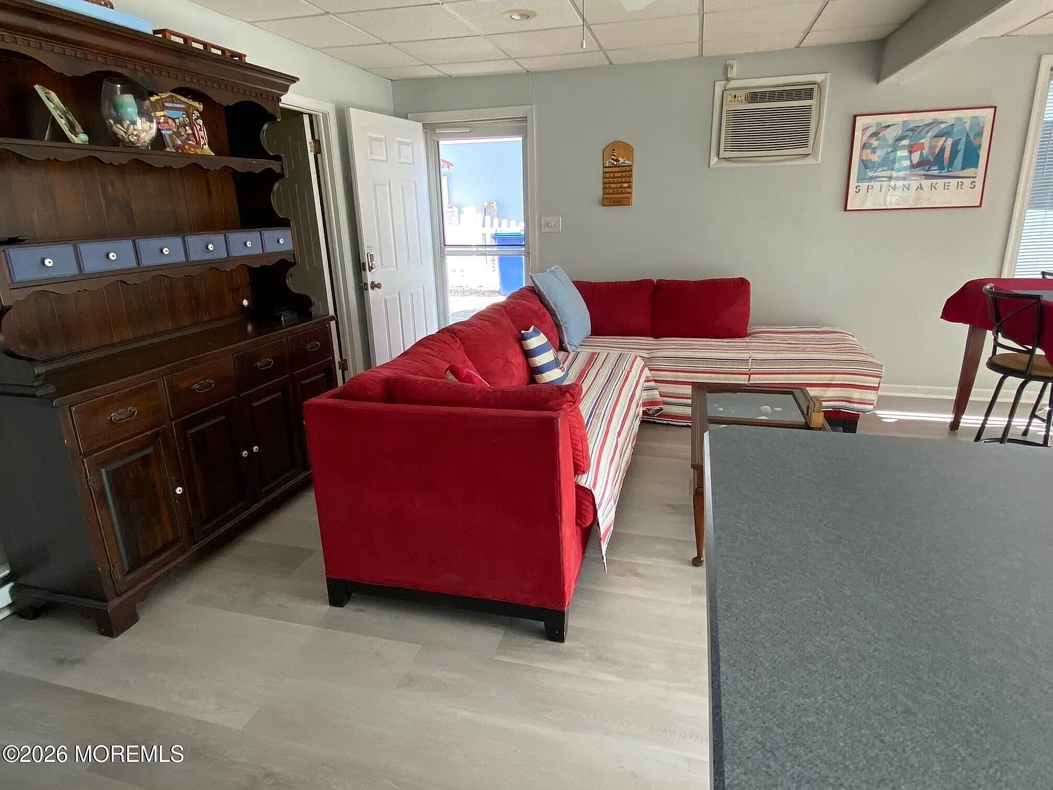 3 bed, 744 sqft, $2,300 — Photo 3