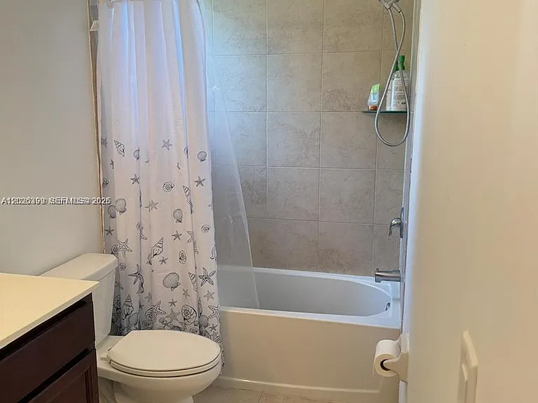 156 NE 24th Ave — Photo 25