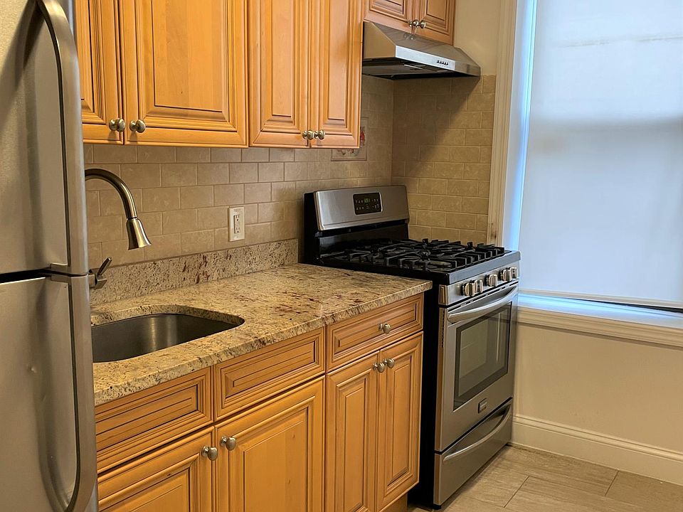 1st image of 904 McLean Ave