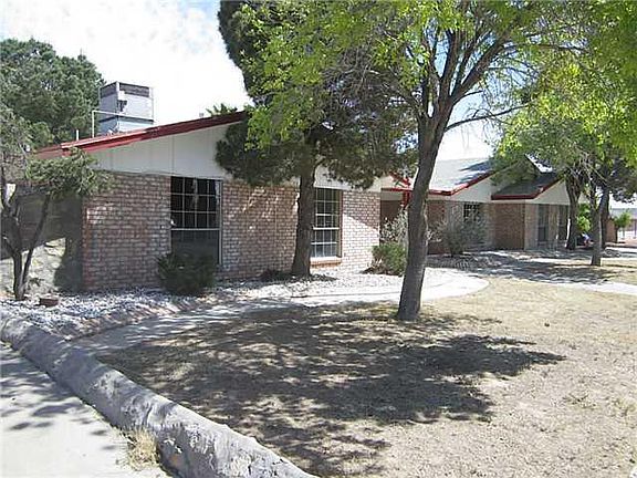 3rd image of 2211 Trawood Dr