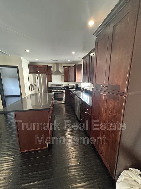 1 bed, 1.5 bath, $2,750 — Photo 1