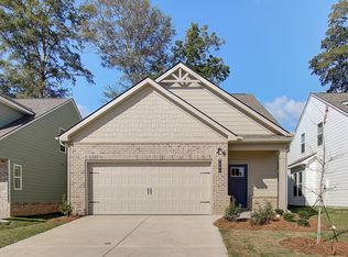 2200 Croghan Dr, Hampton, GA 30228