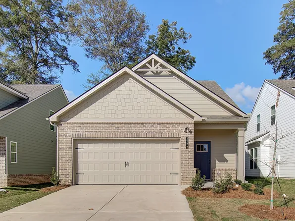 2200 Croghan Dr, Hampton, GA 30228