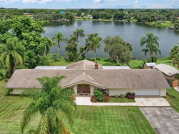 5th image of 525 Lake Blue Dr