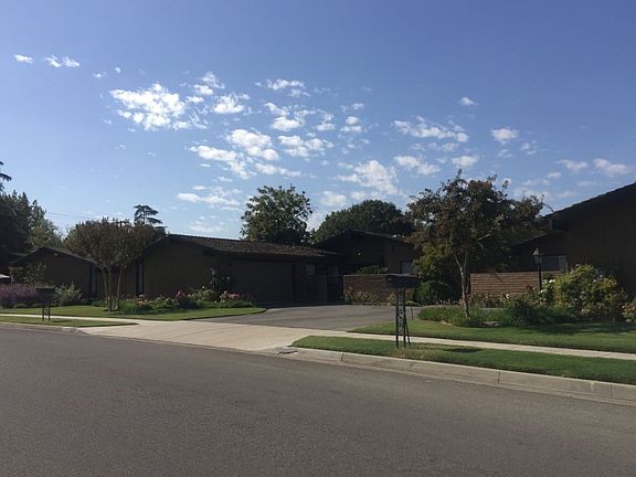 3rd image of 1056 S Sunnyside Ave