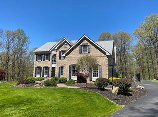 2 Woodsedge Rd, Milford, NJ 08848