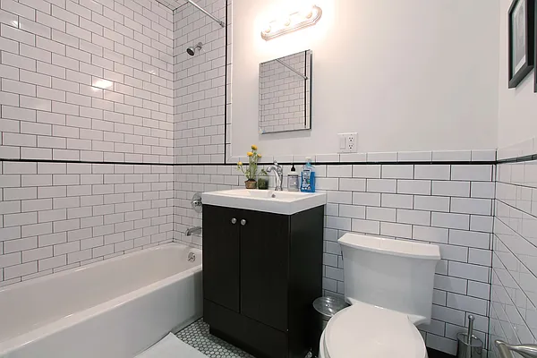 Rented by Compass | media 35