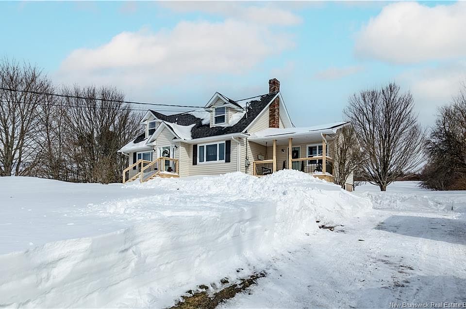 1st image of 713 Memramcook Rd E