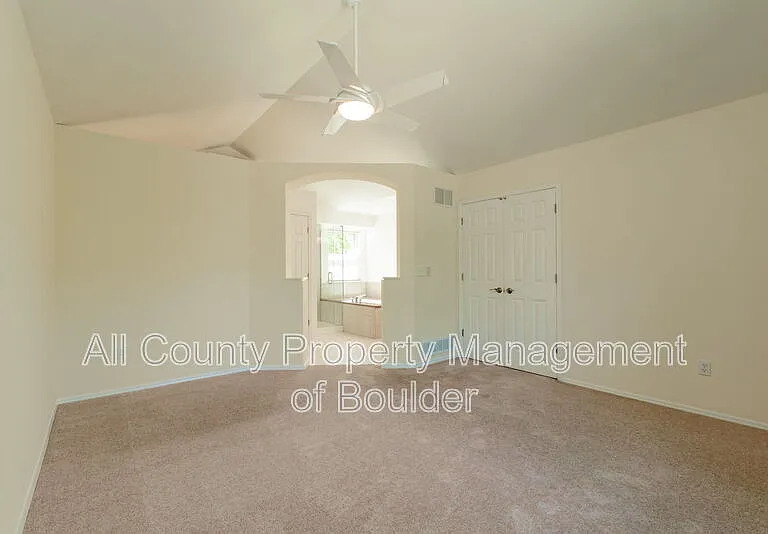 1288 Redwood Ave — Photo 19