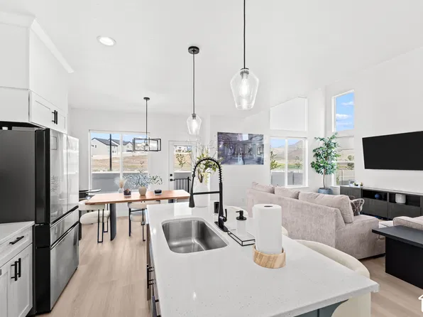 999 N Ledger Dr, Saratoga Springs, UT 84045