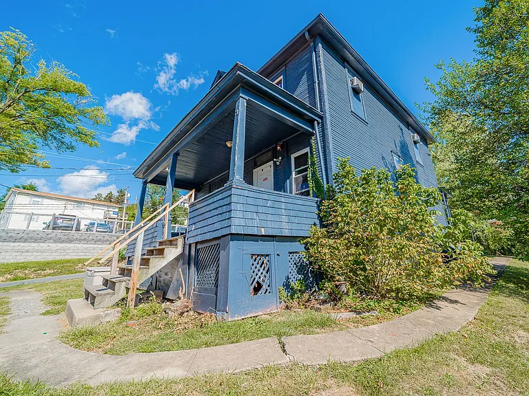 400 Fife St — Photo 3