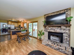 858 Stewart St, Batavia, IL 60510