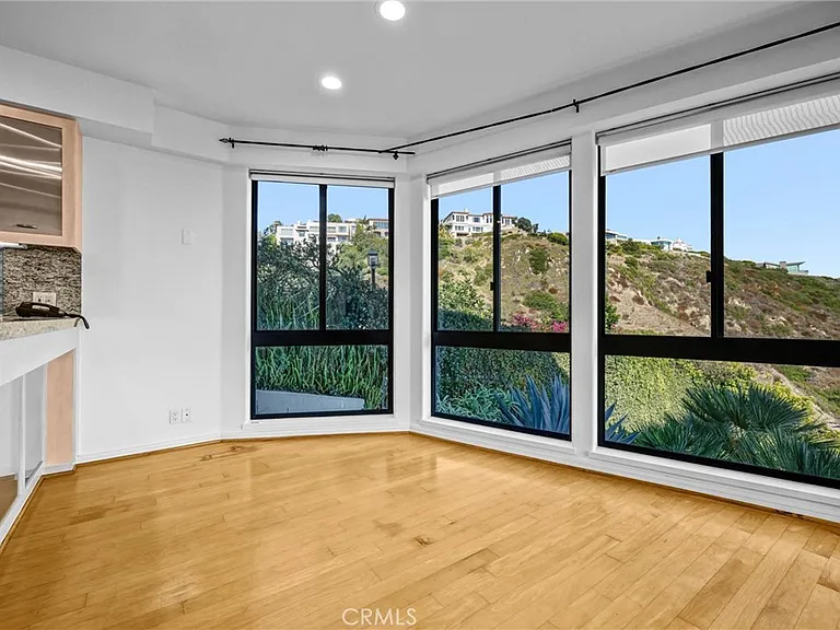 1326 Skyline Dr — Photo 15