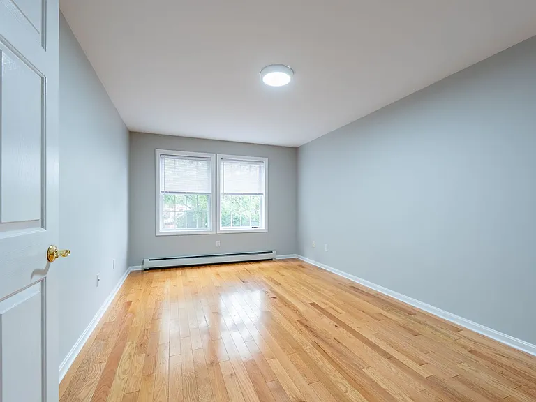 1144 North Ave — Photo 9