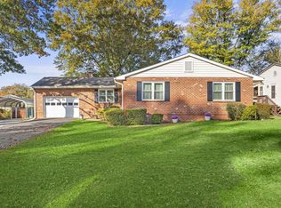 802 Maple Grove Dr, Fredericksburg, VA 22407