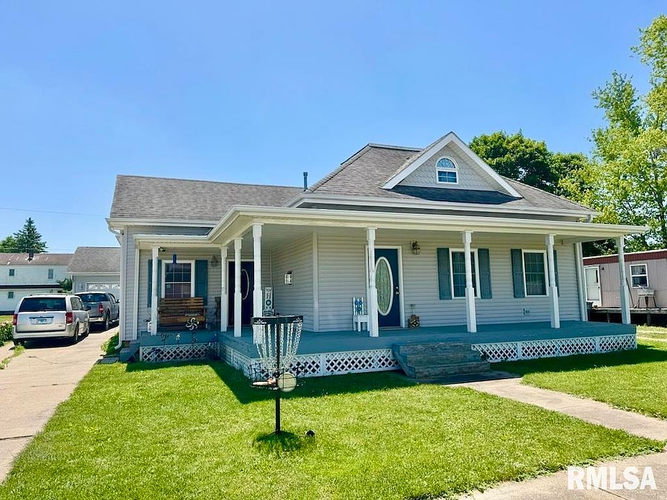 2nd image of 208 W Main St